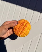Load image into Gallery viewer, Crunchy Pineapple Bun Squishy
