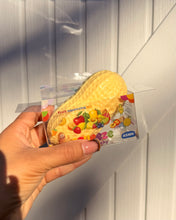 Load image into Gallery viewer, Crunchy Peanut squishy
