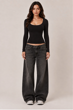 Load image into Gallery viewer, Scoop Neck Long Sleeve Top
