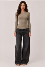 Load image into Gallery viewer, Crew Neck Long Sleeve Top
