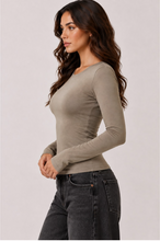 Load image into Gallery viewer, Crew Neck Long Sleeve Top
