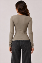 Load image into Gallery viewer, Crew Neck Long Sleeve Top
