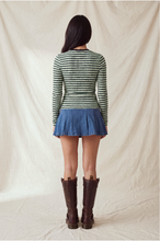 Load image into Gallery viewer, Stripe Long Sleeve Crew Neck Top
